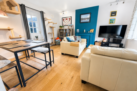 Lounge image 1.png
