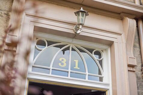 4 bed, 2 bath Town House in Edinburgh - Photo 3