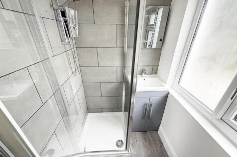 Ensuite (1).jpg