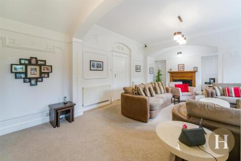 7 bed, 3 bath Detached in Birmingham - Photo 12