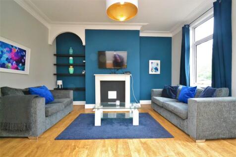 AVAILABLE 7 SEPT - Dwell presents this room in a fantastic professional house share ALL BILLS AND A CLEANER INCLUDED! The property is finished to a high standard and the spacious communal areas are gr