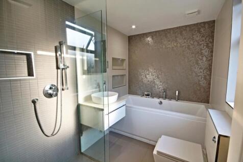 44 Bowness Crescent - Bedroom 1-En suite close