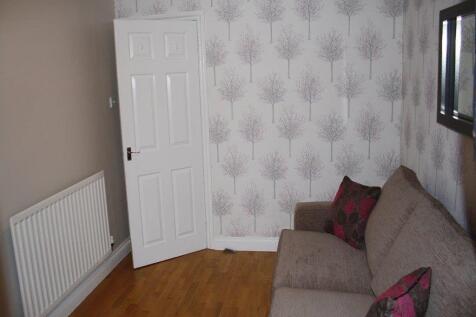 elgin drive - bedroom 2.JPG