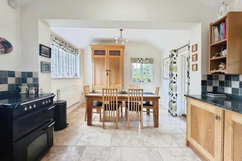 ea5f6302--451F-8583-60EC04BEC761-66306-00001570F12