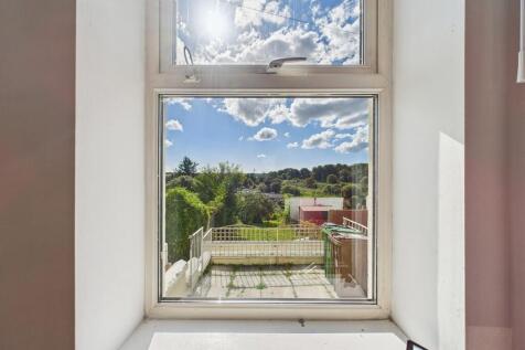 CAM02089G0-PR0573...