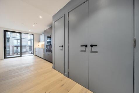 1386502-11-692d90...