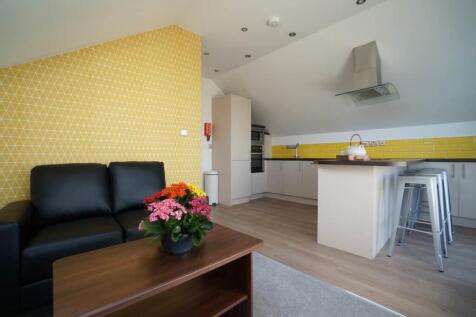 2 Bedroom Flat in LL57 1NT