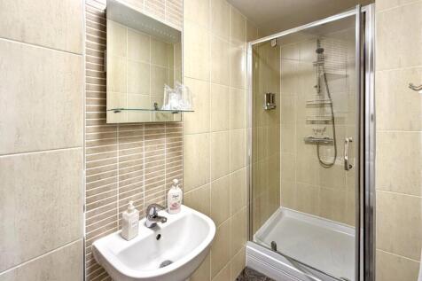 117 - Room 2 ensuite.jpg