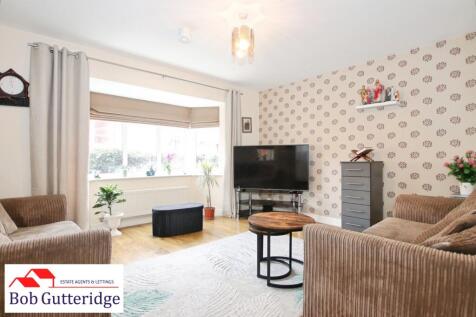 BAY-FRONTED LOUNGE