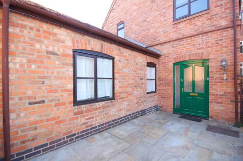 3 Bedroom House in CV34 4NA