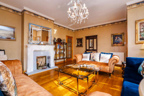 5 bed, 5 bath Detached in Glasgow - Photo 5