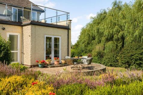 Roof terrace over garden