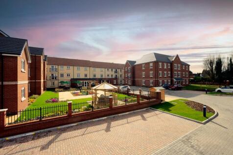 Knox Court - Main Entrance & Parking