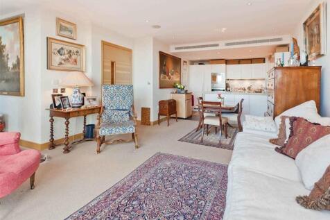Living/Kitchen Area
