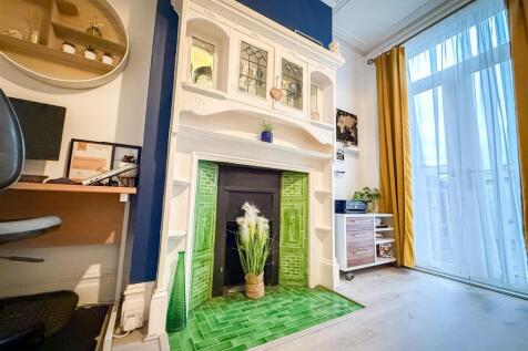 SITTING ROOM