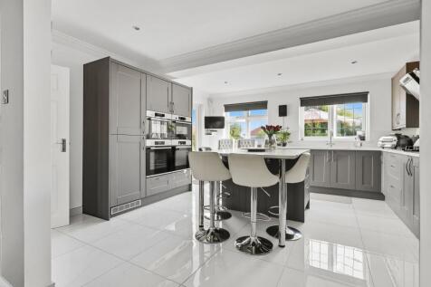 Kitchen / Breaskfast Room