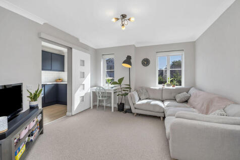 Sitting/Dining Room