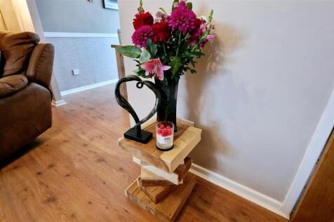 Table, Flowers &amp;