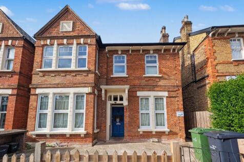 28A Lanercost Road, Streatham Hill, London SW2 3DN