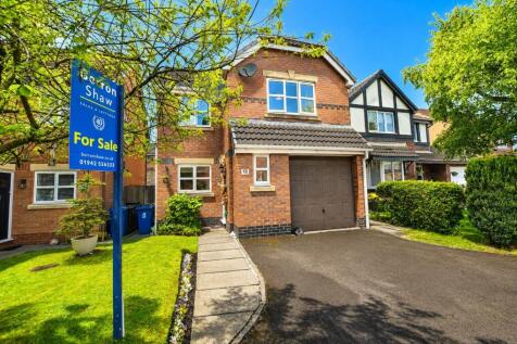 4 bed detached house for sale Crossford Close, Wi