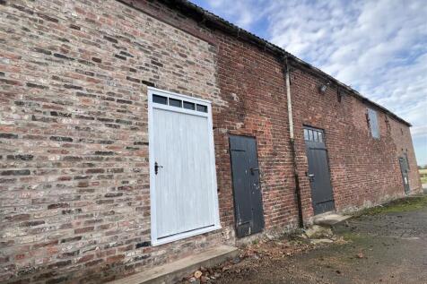 Commercial Property to rent in meaux