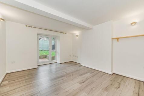 KITCHEN, DINER AND LOUNGE