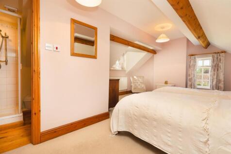 10 Main Street, Newton Burgoland