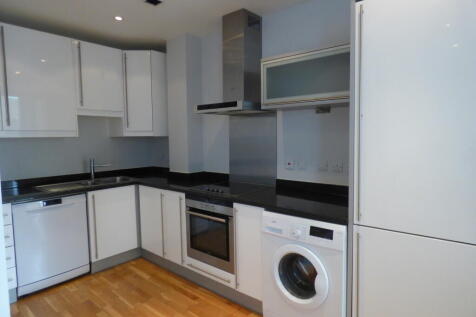 ** Zero Deposit Guarantee Available **
Available Now! A spacious and well-presented three-bedroom apartment, located in Unity Building L3. This property offers bright, open-plan living with large wind