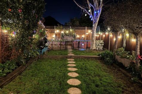 garden night