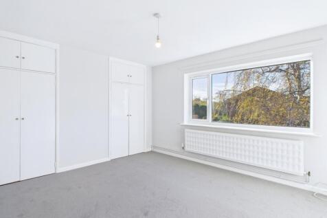 CAM01909G0-PR0428-STILL001