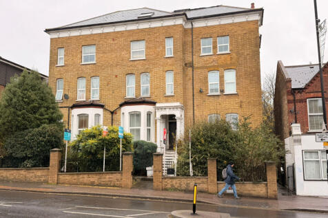 Spacious 3 bed appartment in Croydon on Portland 