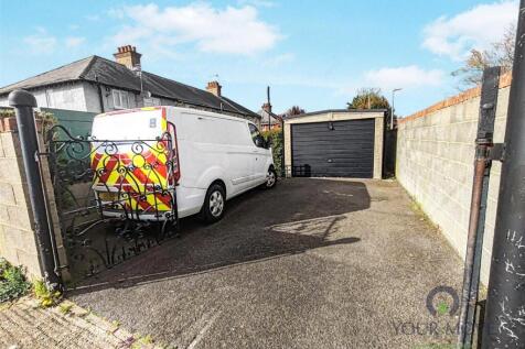 Garage & Driveway