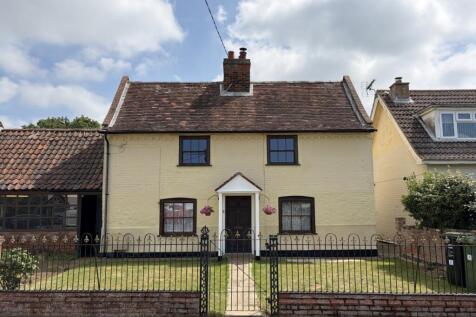 3 Bedroom Semi Detached Cottage for Sale in Buckl