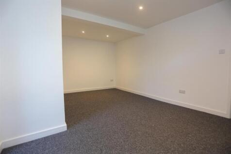 203 Elm Grove (3).JPG