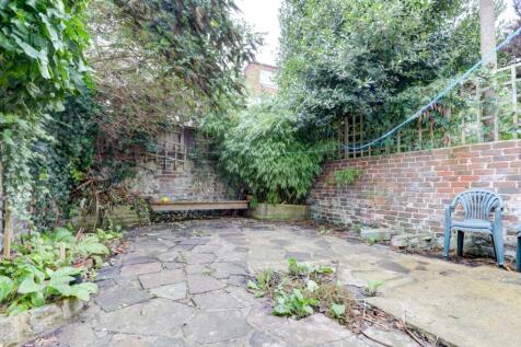 54 Argyle Road Outside Area (2)