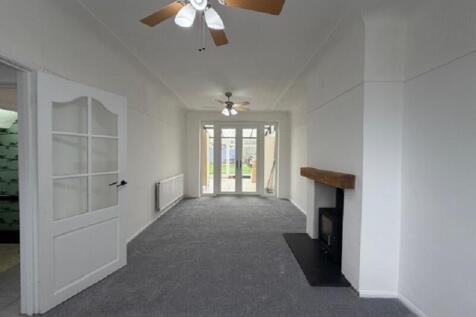 Living/Dining Area