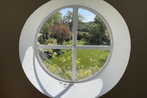 Porthole.JPG