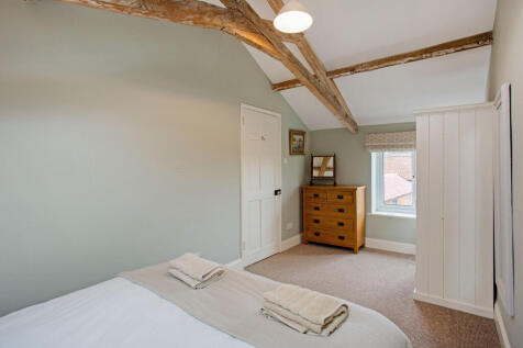 76834_The-Coach-Hous