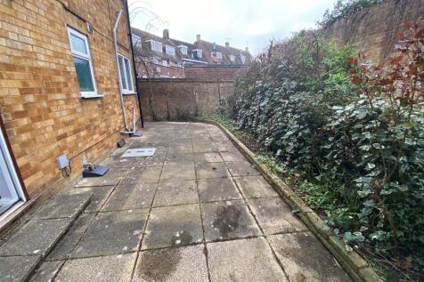 Garden pic 2.jpg