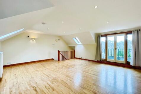 Living/Dining Area