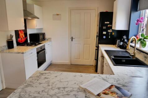 FITTED DINING KITCHEN