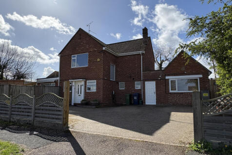 4 Bedroom Detached House Including Annexe for Sal