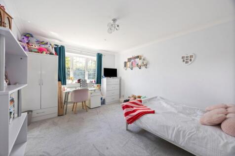 Bedroom 1 (Downstairs)