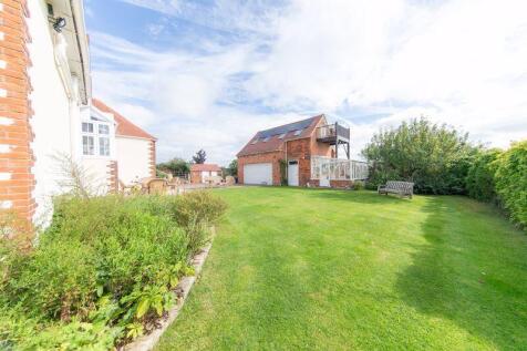 Private garden & coach house
