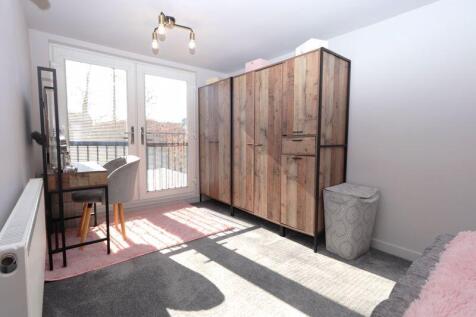 Bedroom 2 - 1st Floor