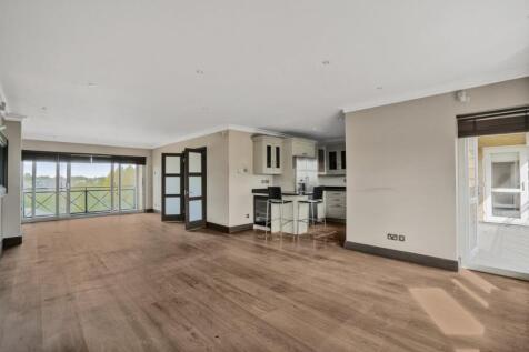 Reception/Kitchen