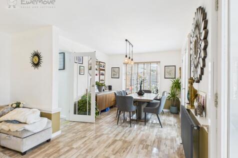 CAM05065G0-PR0013-STILL006