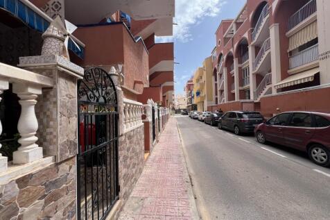 La Mata apartment close to beach