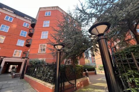 1 Bedroom Flat in M1 7AB