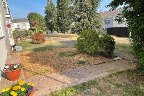 Frontage & Communal Grounds